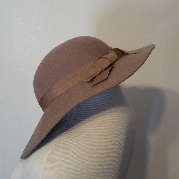 Vintage Taupe Hat. The Field Company - Picture 2 of 4